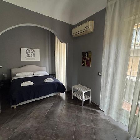 Etna Charme Apartment คาตาเนีย ภายนอก รูปภาพ