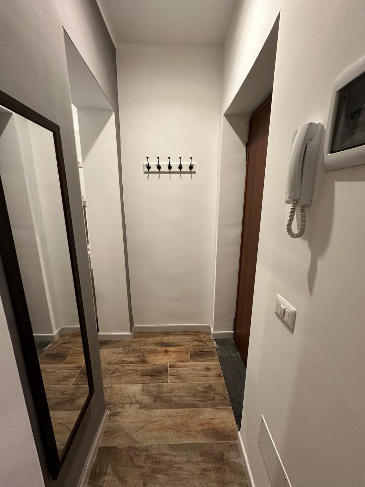 Etna Charme Apartment คาตาเนีย ภายนอก รูปภาพ
