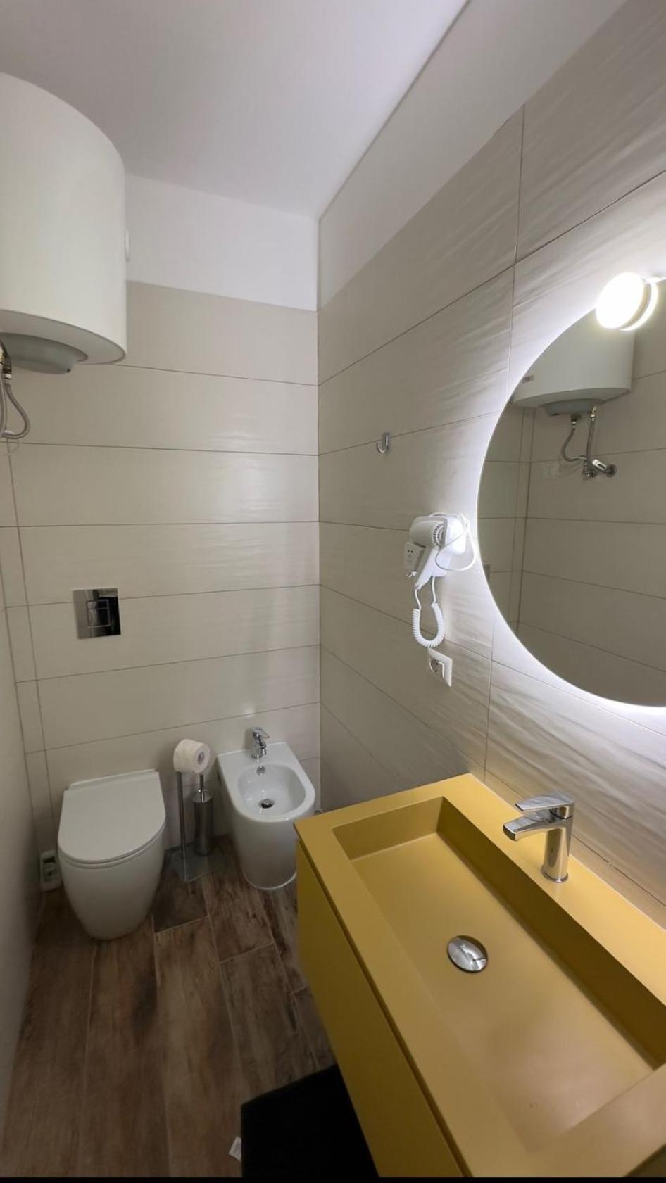 Etna Charme Apartment คาตาเนีย ภายนอก รูปภาพ