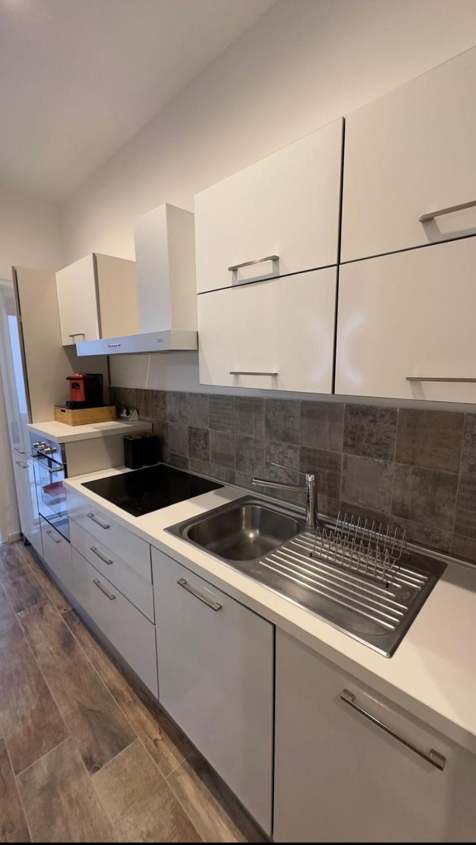 Etna Charme Apartment คาตาเนีย ภายนอก รูปภาพ