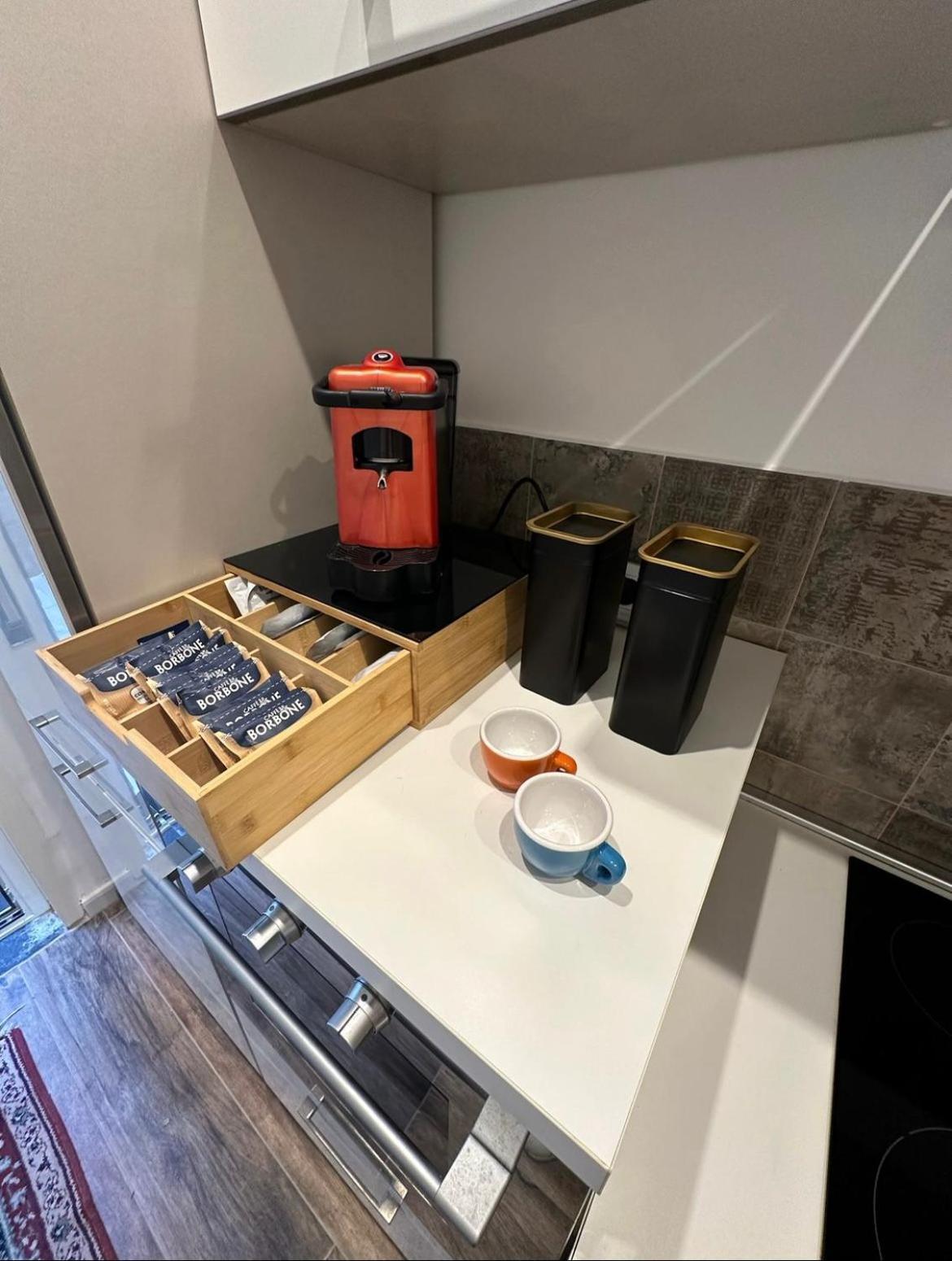 Etna Charme Apartment คาตาเนีย ภายนอก รูปภาพ