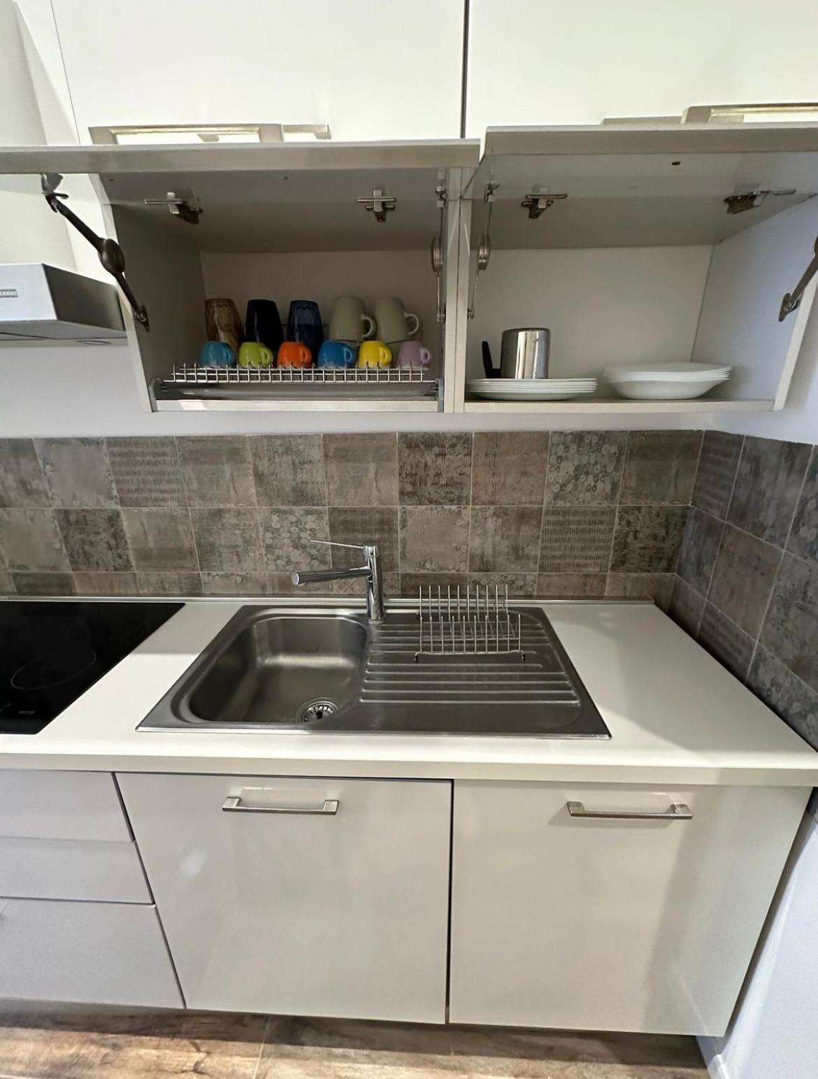 Etna Charme Apartment คาตาเนีย ภายนอก รูปภาพ