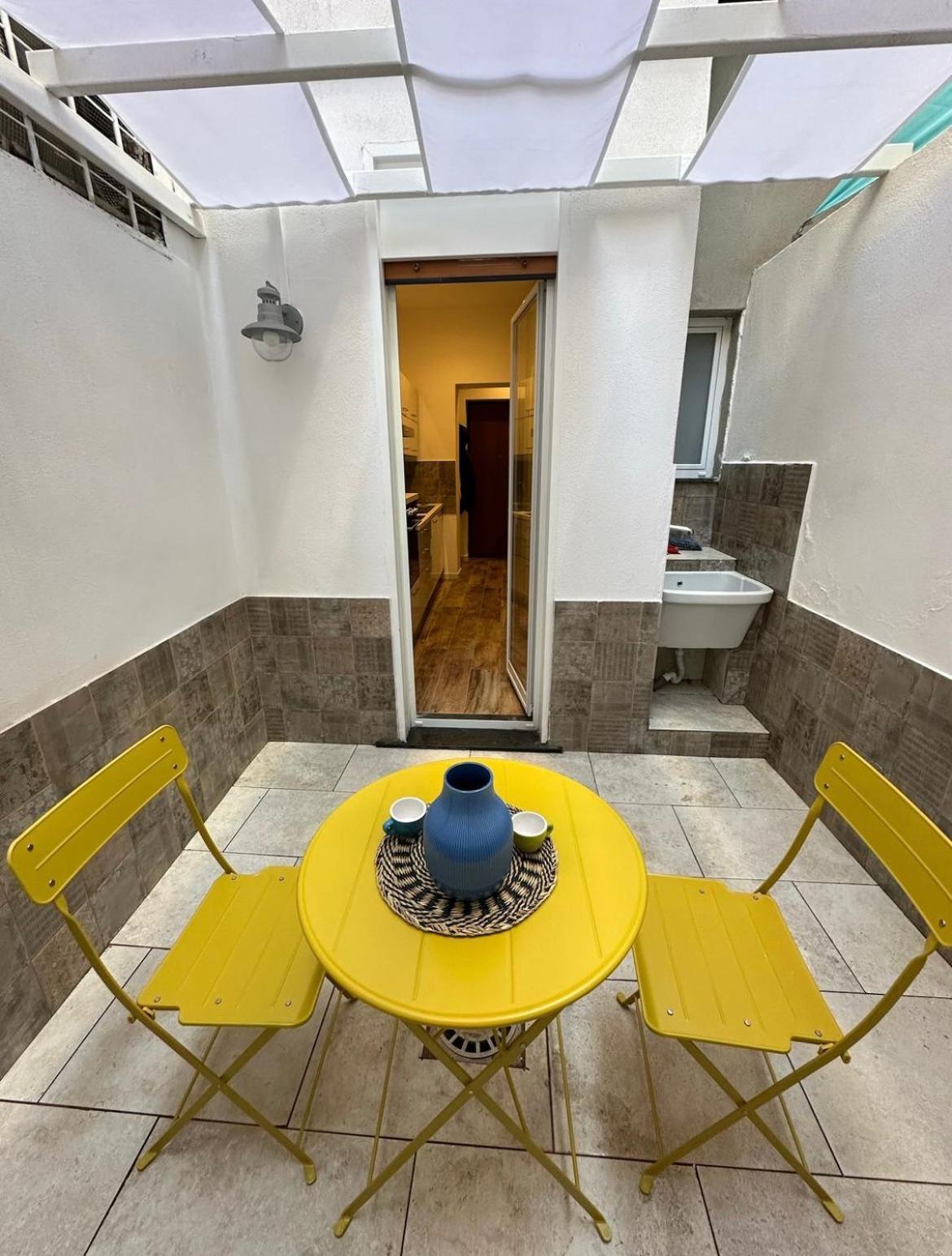 Etna Charme Apartment คาตาเนีย ภายนอก รูปภาพ