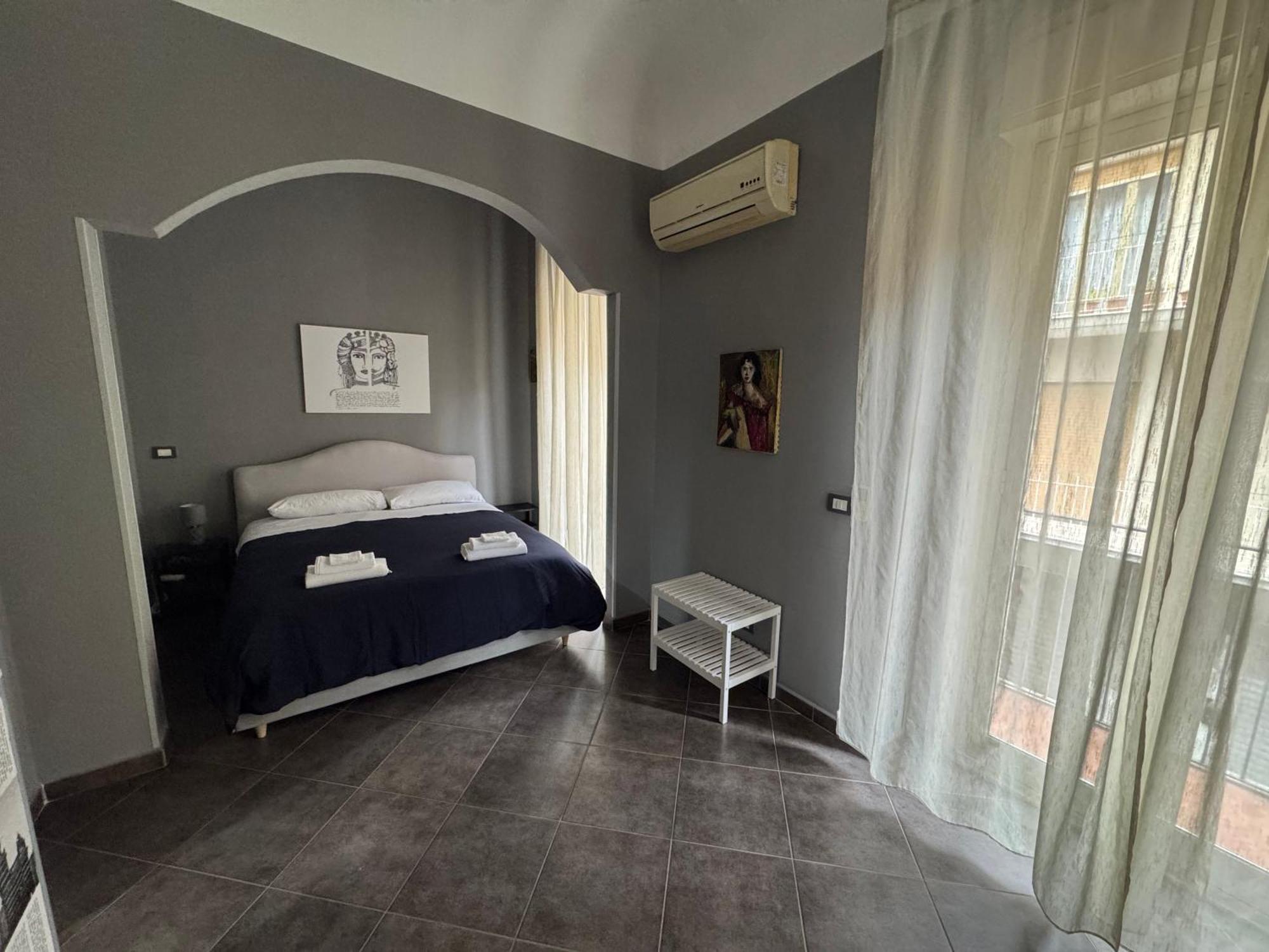 Etna Charme Apartment คาตาเนีย ภายนอก รูปภาพ